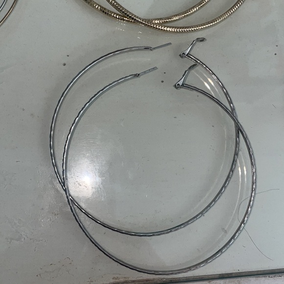 7 gold/sliver large hoop earnings ✨ - Picture 8 of 9